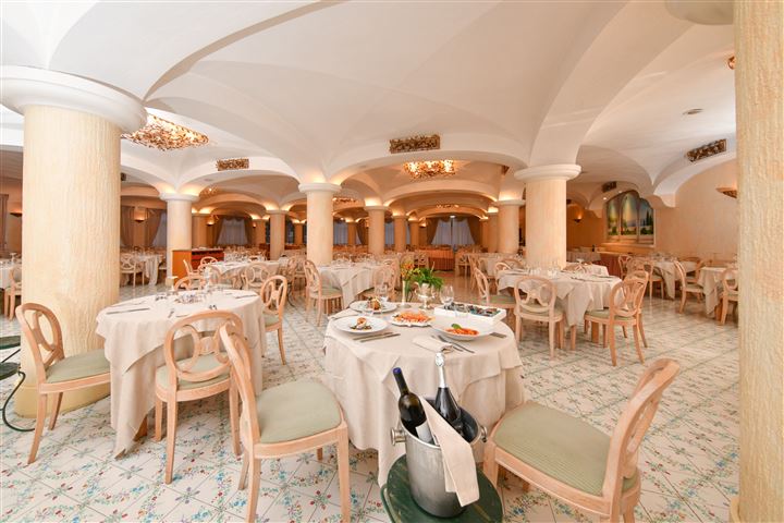 Vacanza di inizio Luglio ad Ischia in Hotel vicino al mare